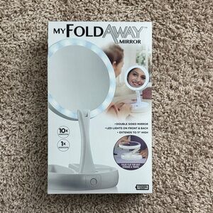 NWT My Foldaway Mirror